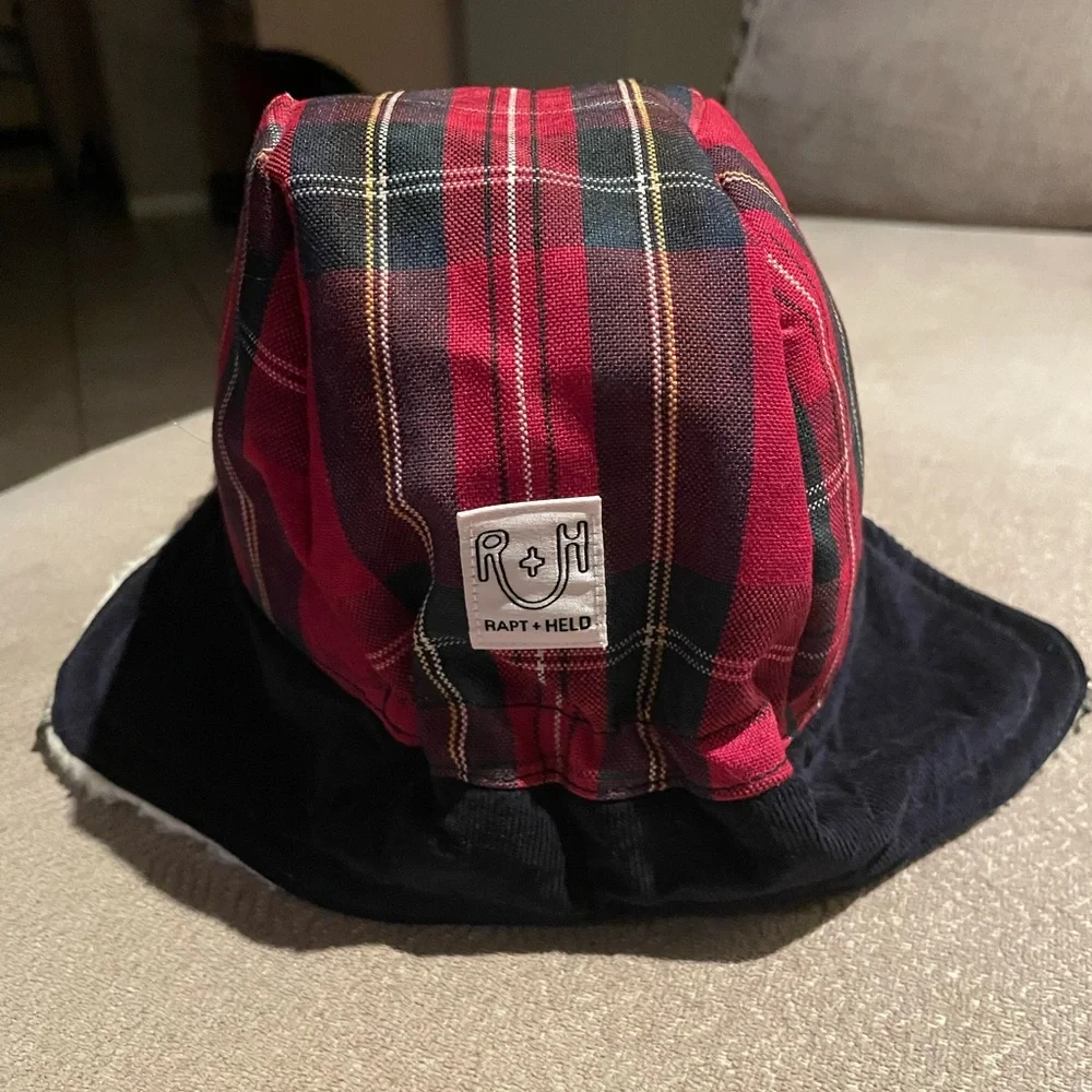 RAPT & HELD BOYS TARTAN PLAID TRAPPER HAT & MITTENS SET - Picture 6 of 6